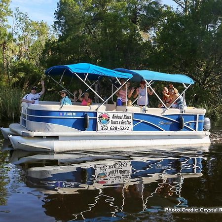River Safaris, Stationary Class A Motorcoach, Old Homosassa Kültér fotó